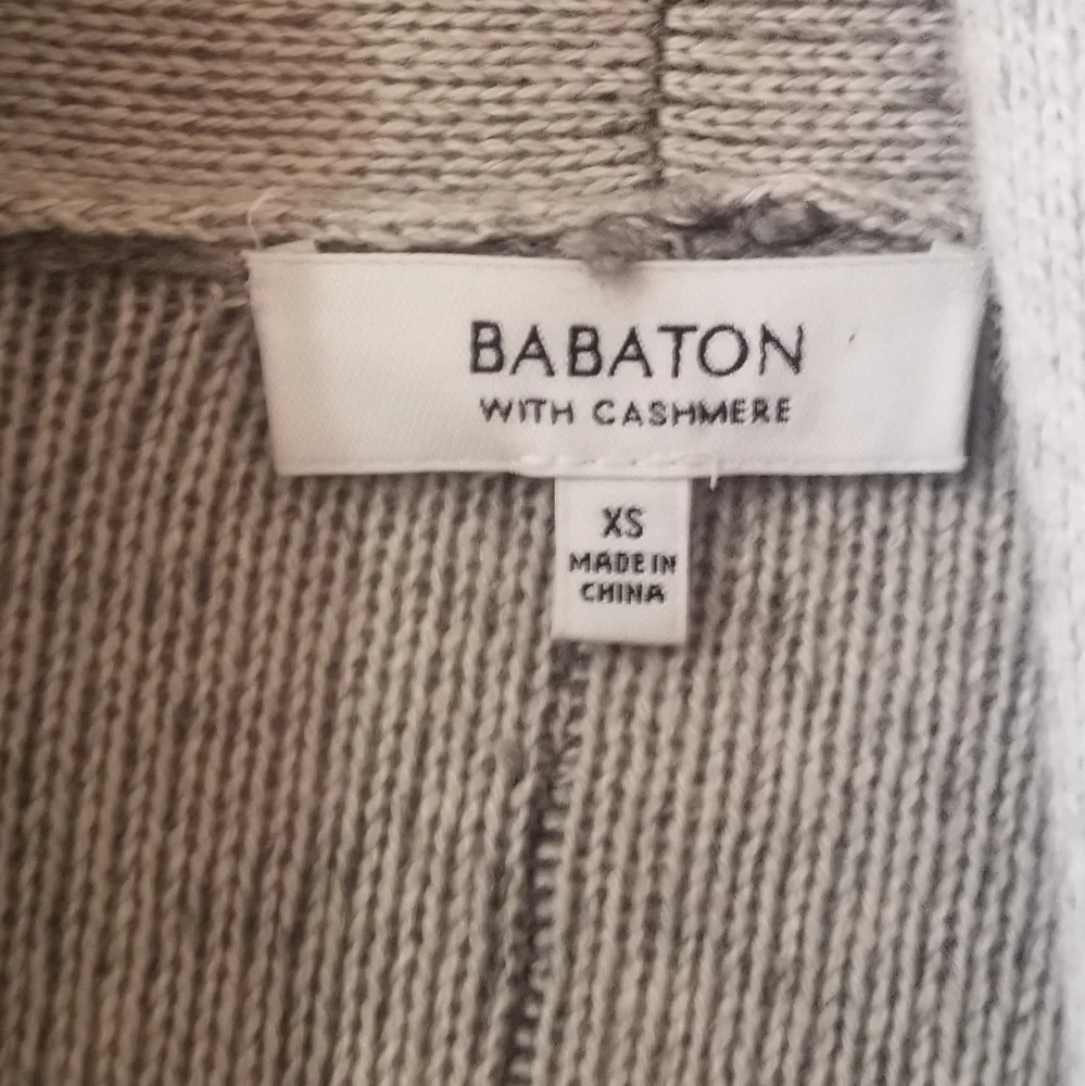 Aritzia Cashmere  Cardigan - Picture 4 of 10